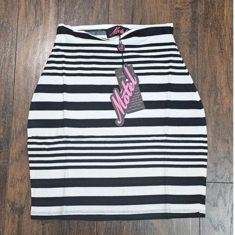 Motel Rocks Striped Skirt Size Medium New Black White